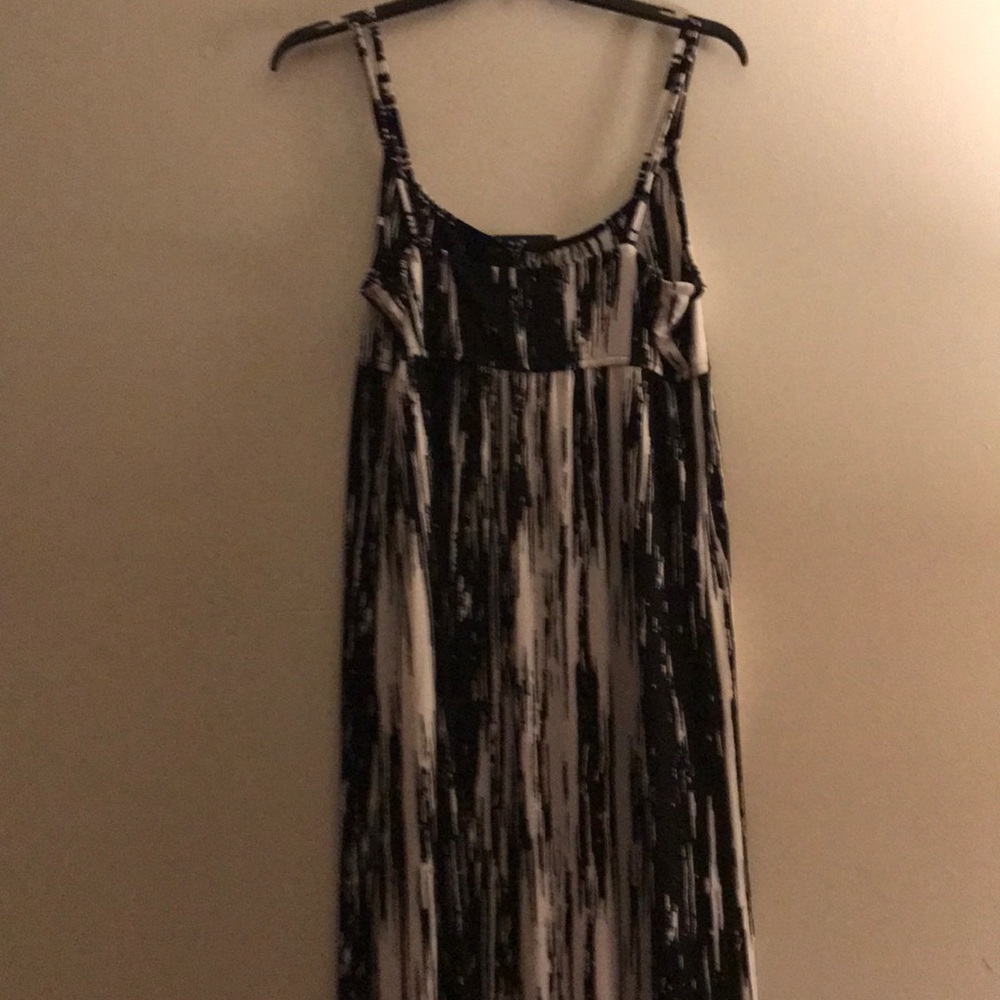 Dress - Picture 6 of 6